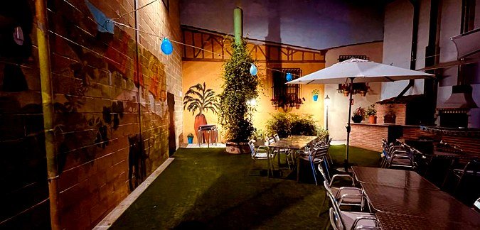 Ambiente nocturno en la terraza